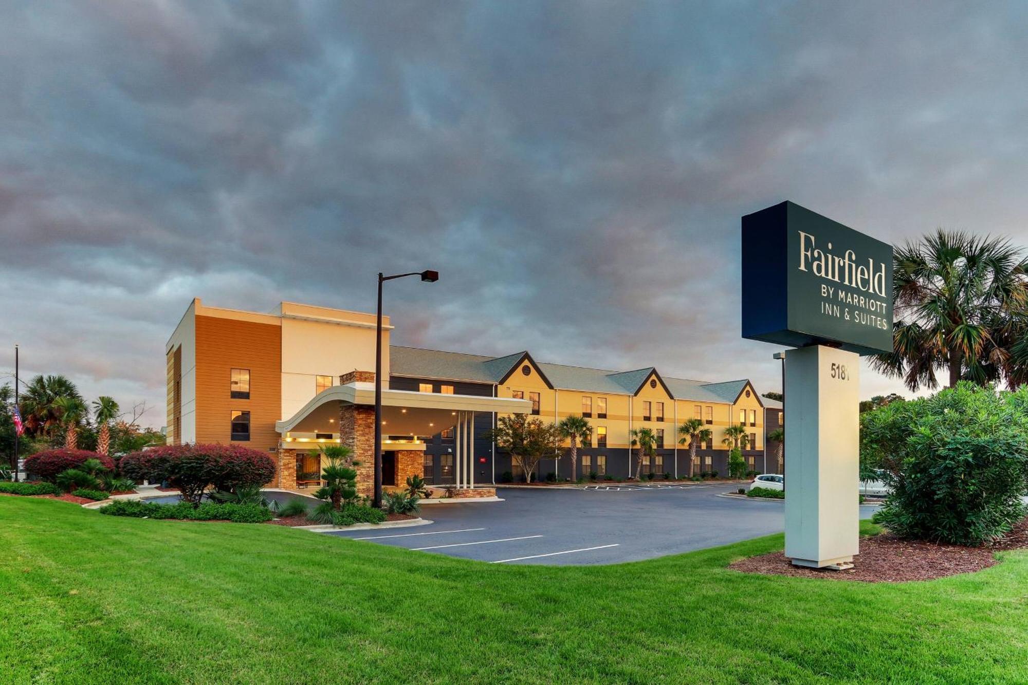 Fairfield Inn & Suites Southport Exterior photo