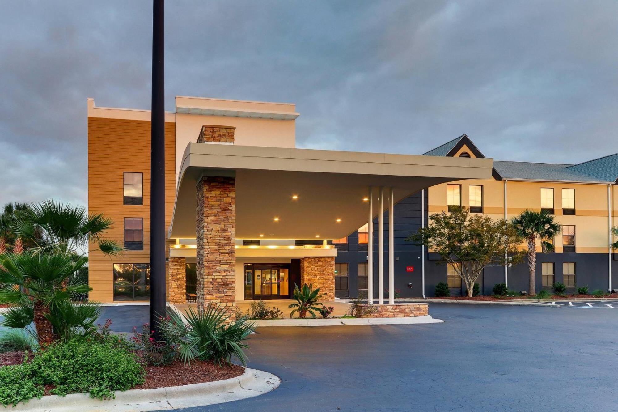 Fairfield Inn & Suites Southport Exterior photo